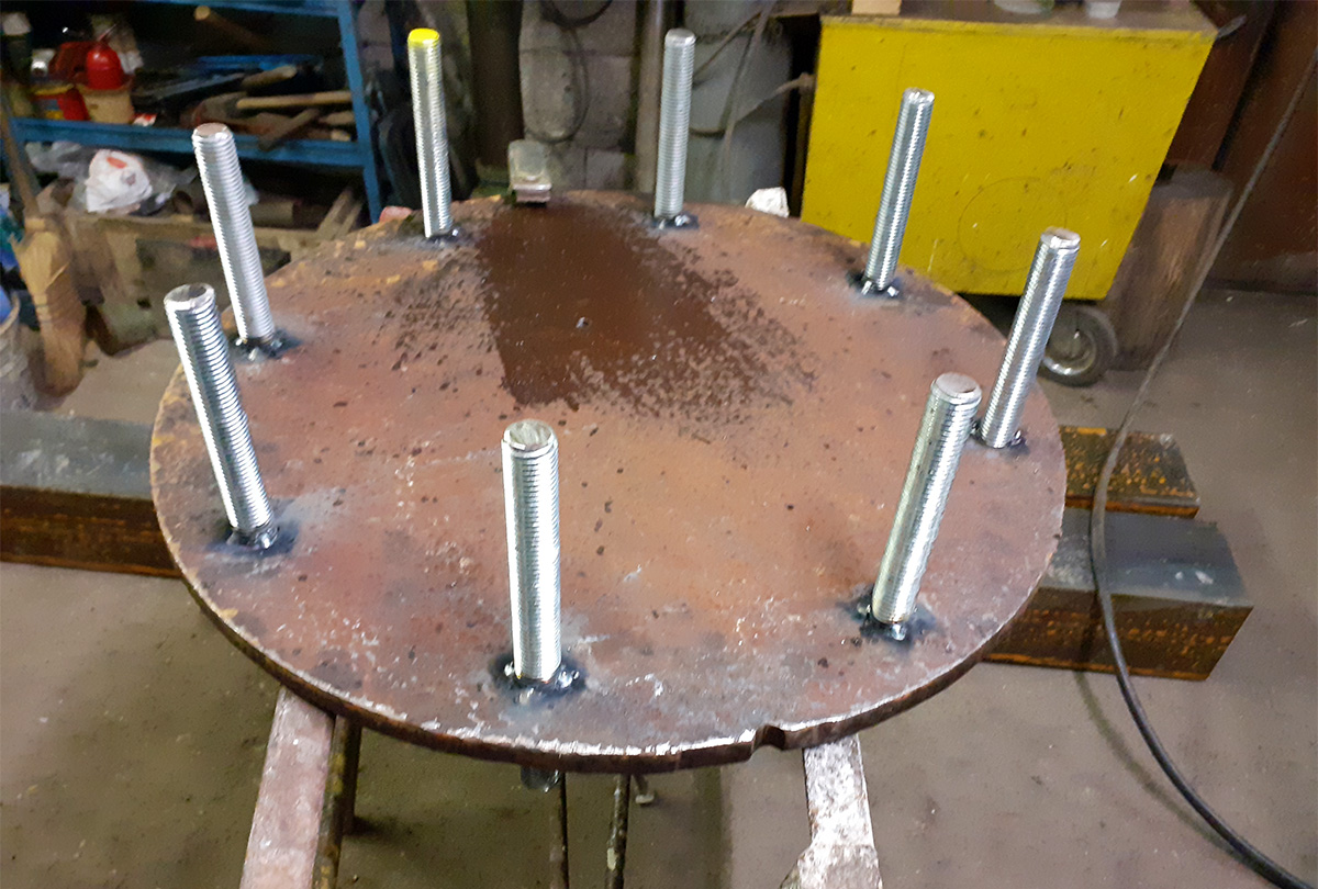 Lehorgonyzó szerelvény