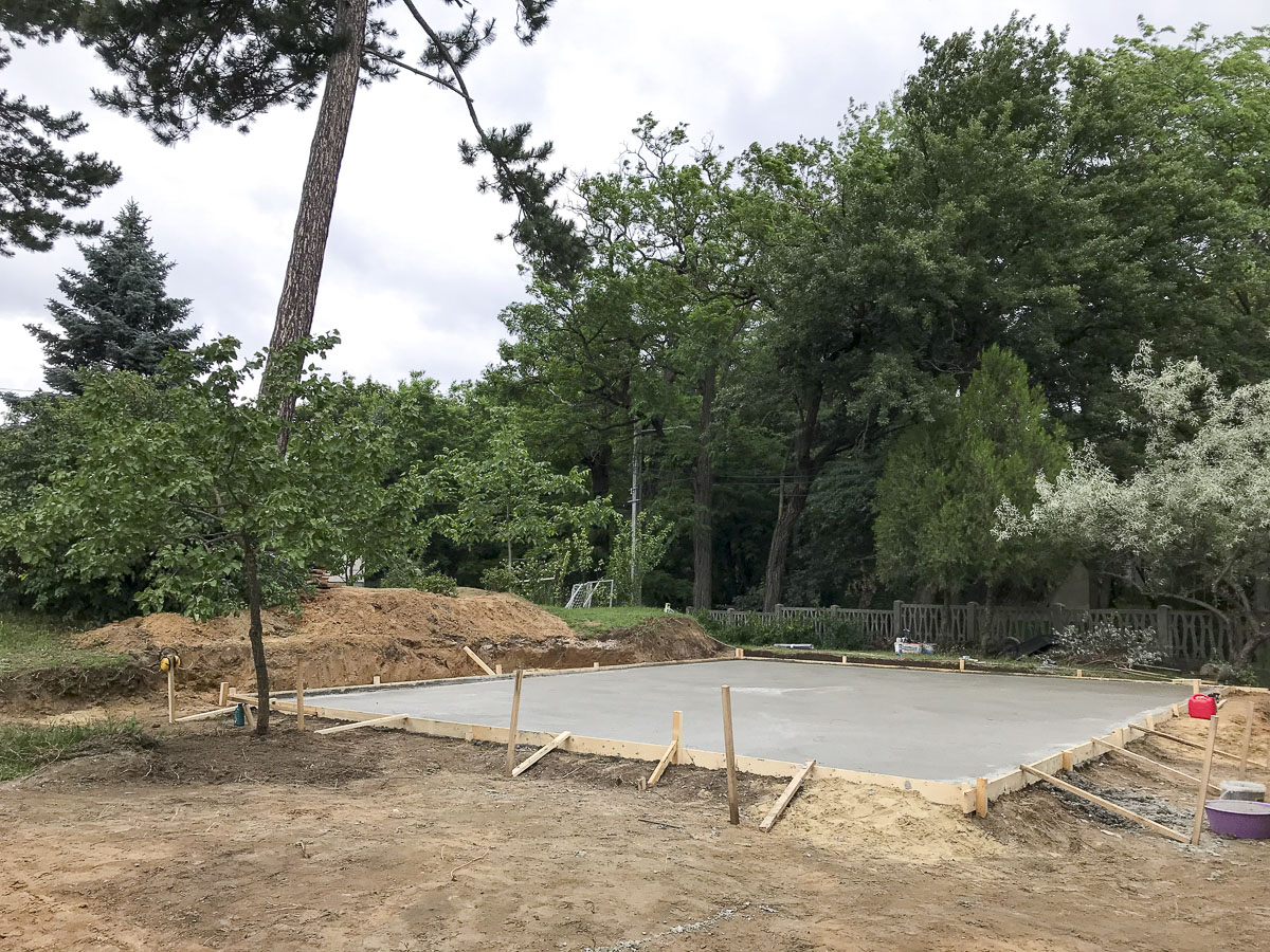 Az elkészült betonpálya