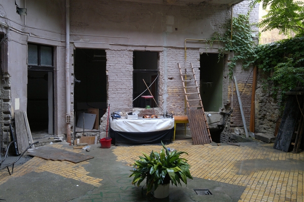 Utólagos nyíláskiváltás Leo 1